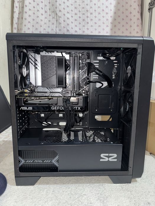 Видеокарта RTX 4060 8Gb.