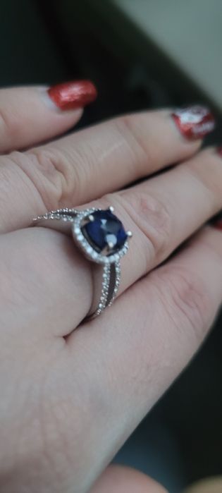 Золотое кольцо с сапфиром 750 проба