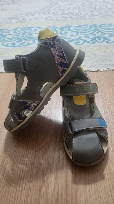 Продам сандали (мальчик)