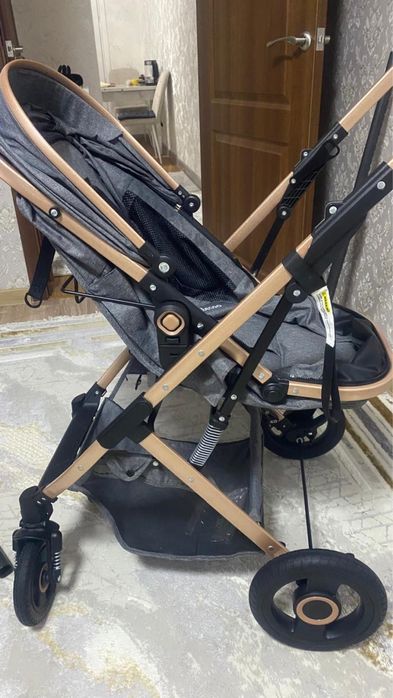 Коляска детская прогулочная