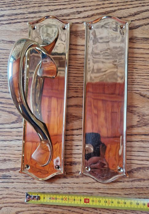 Set mânere alama  model deosebit usa lemn