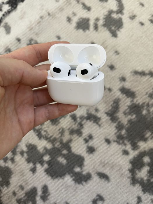 Продам оригинальные наушники Air Pods