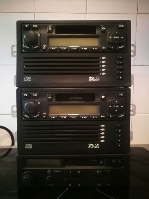 Радио CD за кола VW Ауди Шкода Сеат Пежо C4, С1 Айго Мерцедес Шавролет