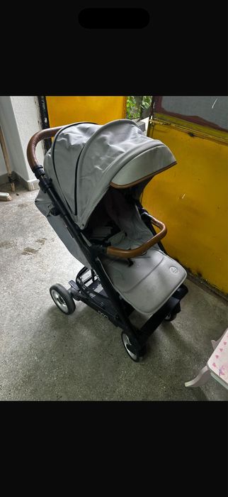 Детска количка муцу