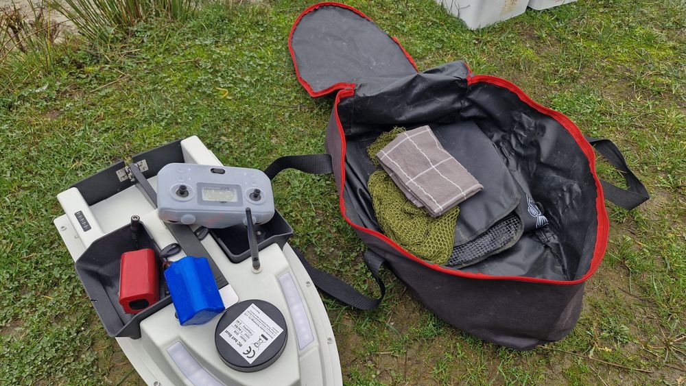 Лодка за захранкаD19