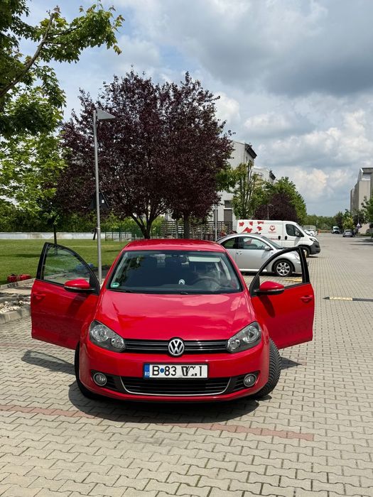 Volkswagen Golf Mașina în perfectă stare de funcționare- tinuta in parcare subterana