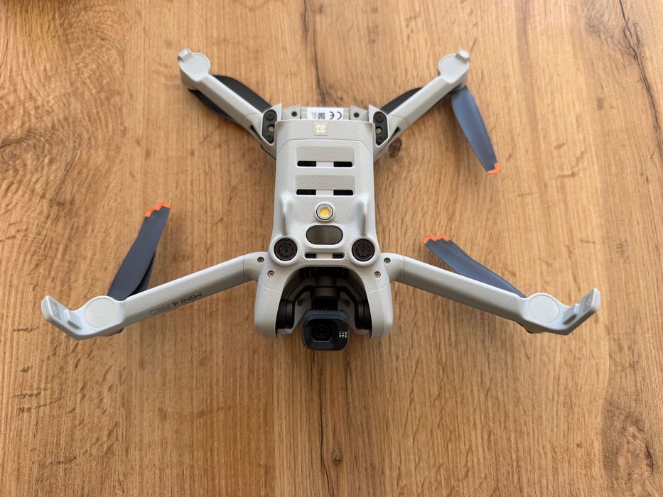 Продавам DJI Mini 4 Pro Fly More Combo