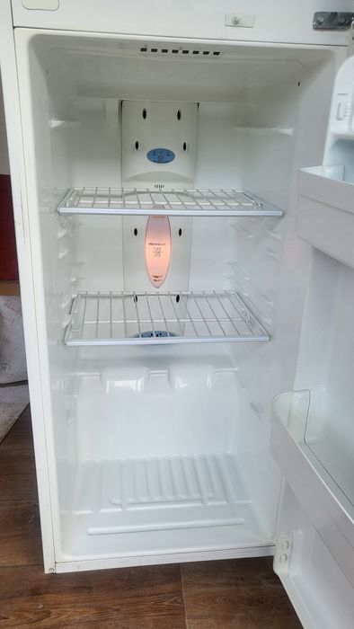 Холодильник сатылады