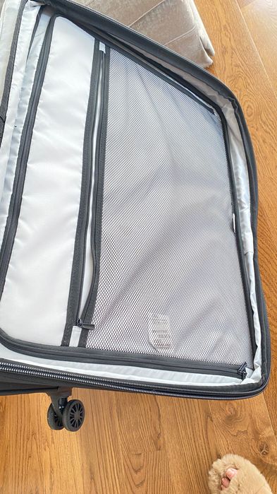 Голям куфар Delsey Paris