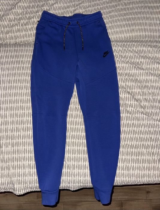 pantaloni nike tech