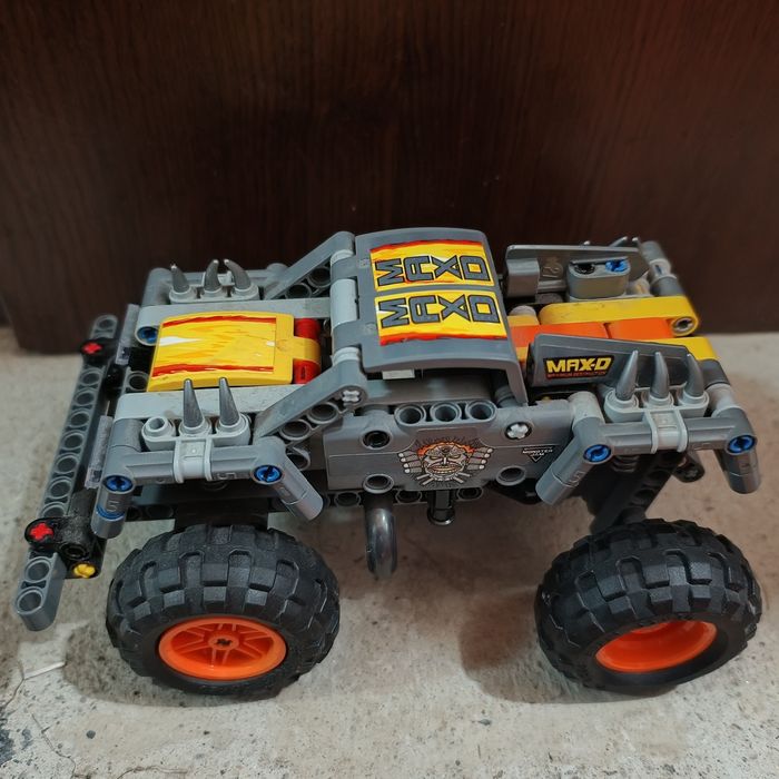Lego technic cu motor