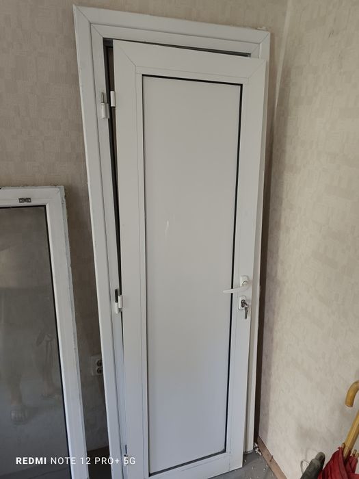 Продавам готови пвц и алуминиева дограма врати, и врати прозорци