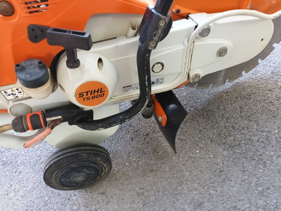Stihl TS 800 - ръчен бензинов фугорез със количка