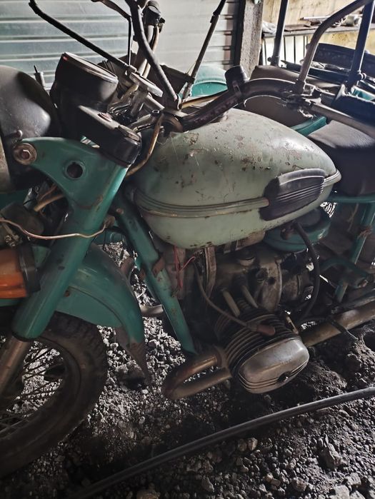 Продам два Урала