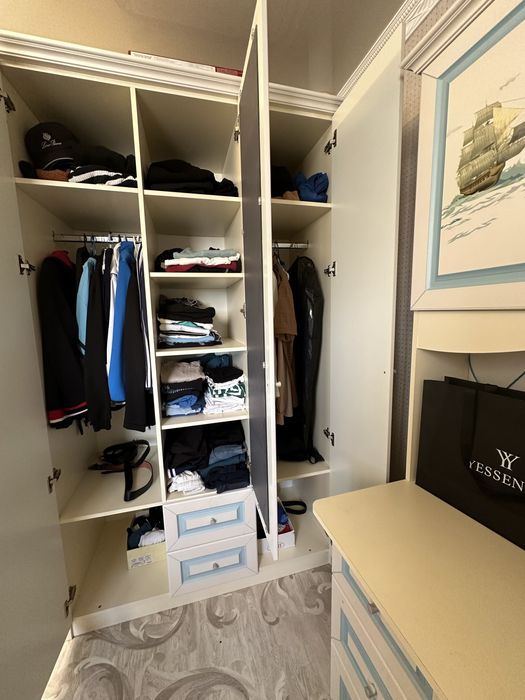 Продам шкаф, стол, пенал