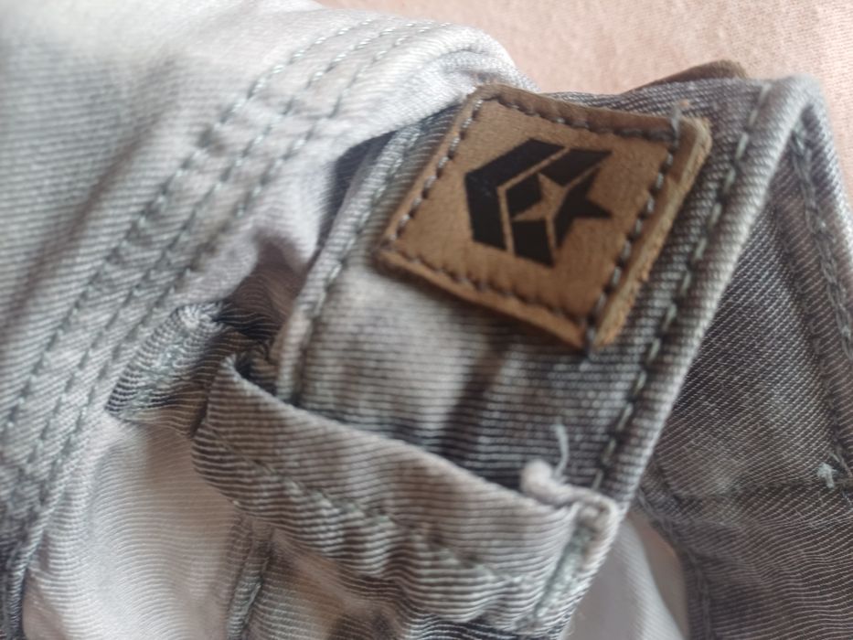 Два панталона  класа