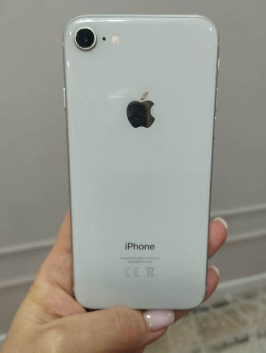 Рабочий iPhone 8 в хорошем состоянии