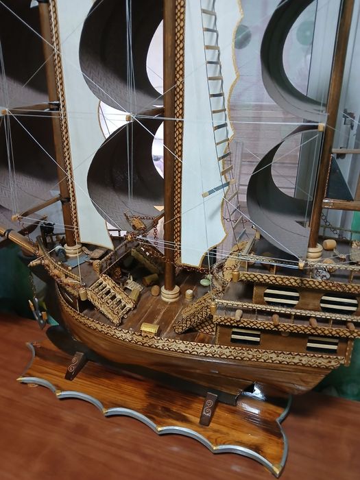 Продаю большой корабль