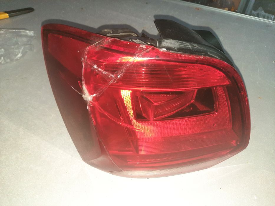 Ляв стоп за VW Polo 5 (6R) 2016 Спукана