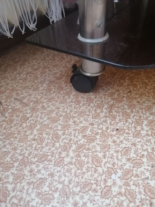 Столик под телевизор