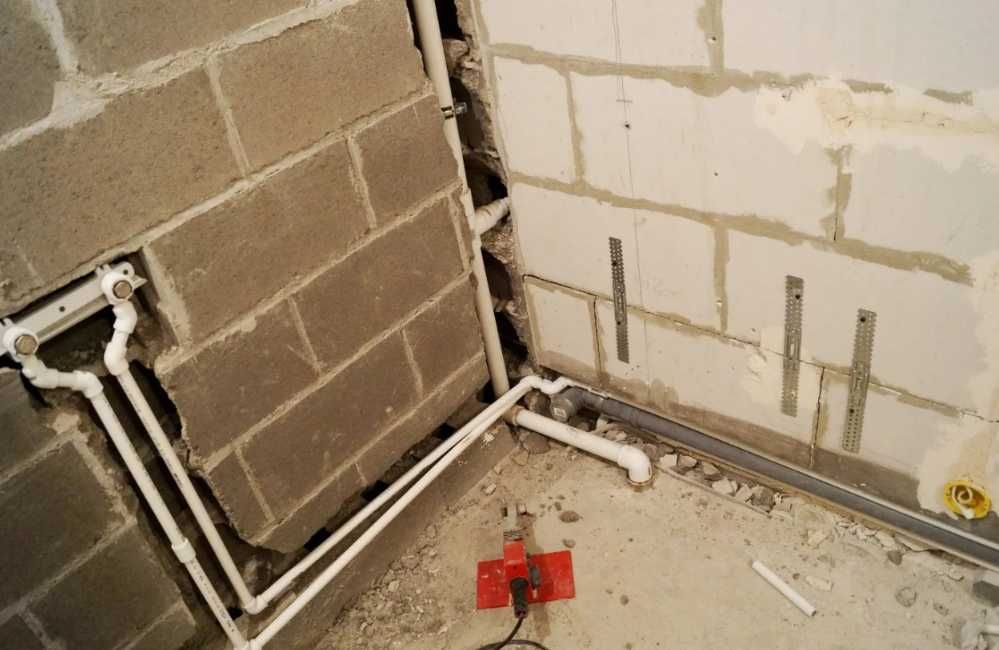 Изготовление штроб под разводку труб