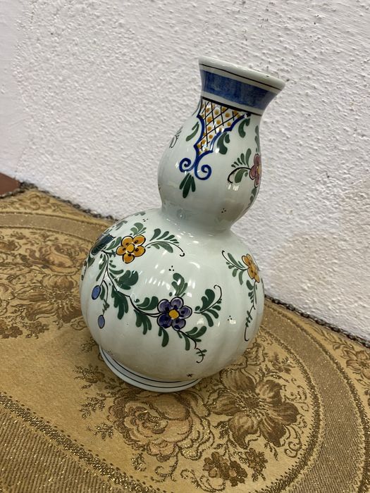 Португалска ваза от порцелан