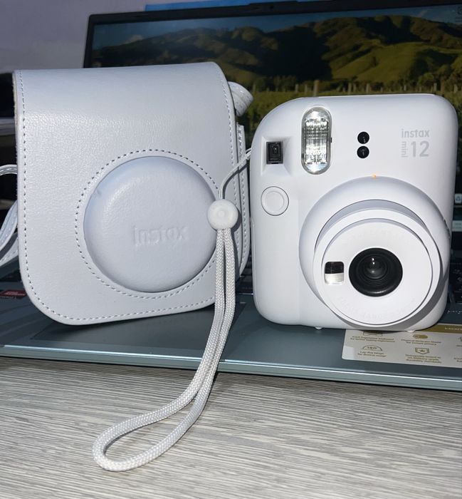 Камера моментальной печати Instax Mini 12