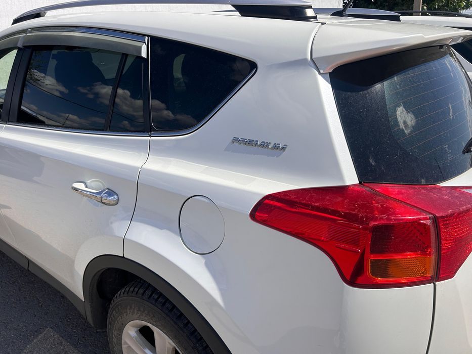 Продам Toyota Rav4 2013