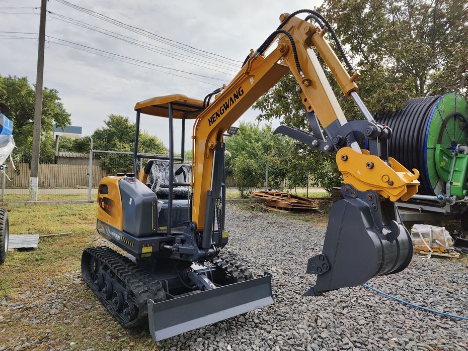 Mini-excavator model Hw-18