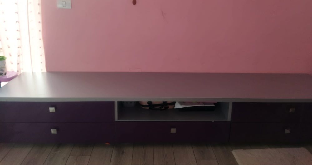 Vând mobila living!