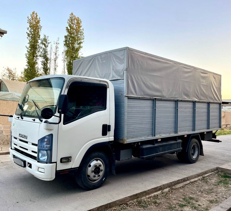 ISUZU Бортовой с тентом