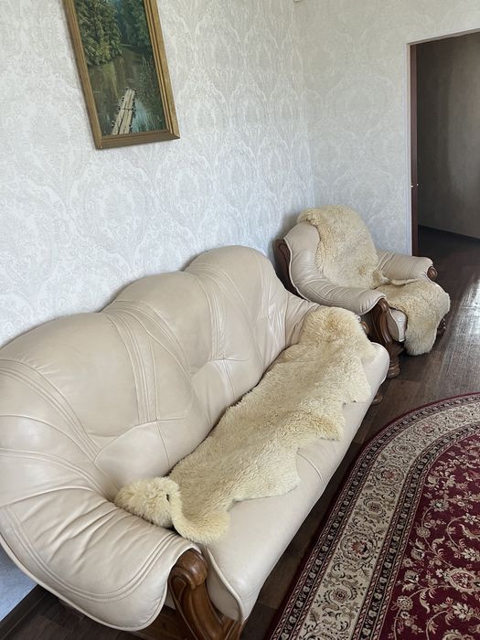 Диван и два кресла