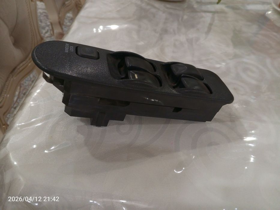 Блок  управлении кнопки стеклоподьемника