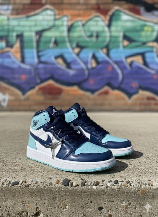 Adidași Jordan 1 Mid UNC Toe Bred