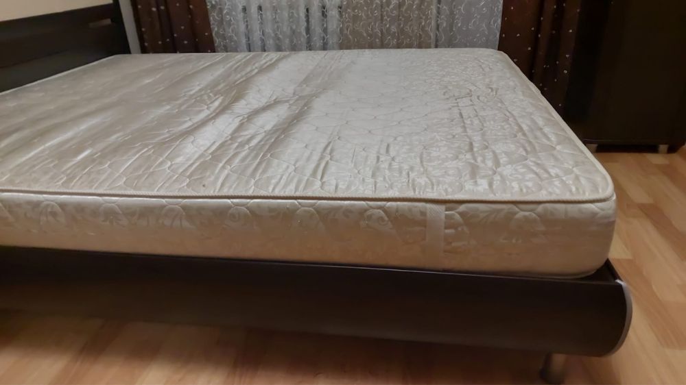 Продам матрас б/у
