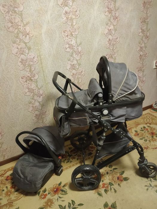 Коляска сотилади