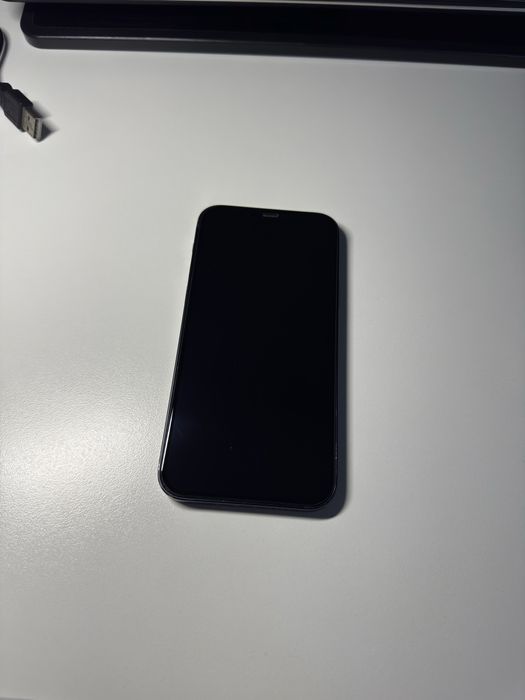 Apple iPhone 12 64GB Midnight Black – Много добро състояние