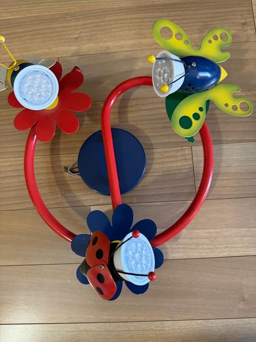 Lampa de tavan pentru camera de copii