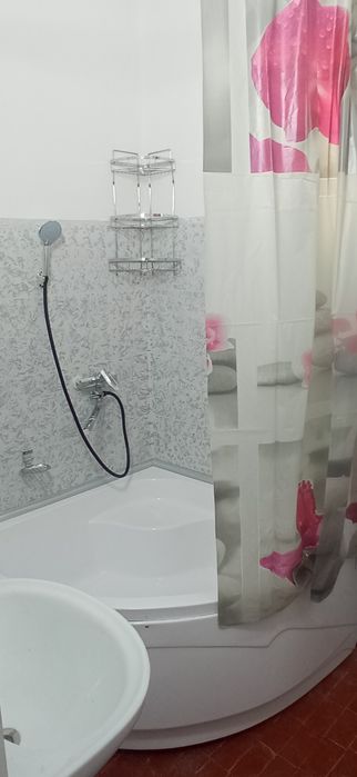 Қибрай сентирида жойлашган квартира ижарага берилади