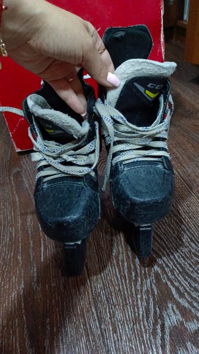 Продам коньки детские