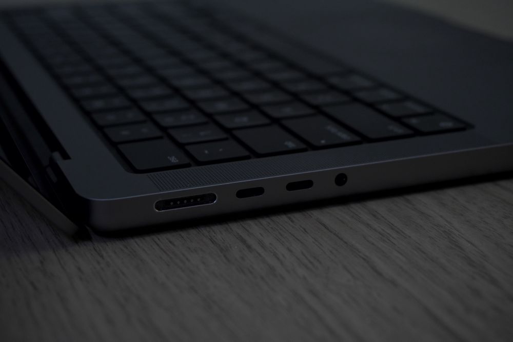 MacBook Pro M1 Pro 2021 | 14 Inch | 16/512GB | 83%