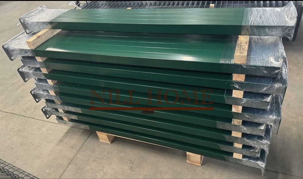 Поцинкована мрежа с декорация(изкуствена трева) 4мм тел/40мм око