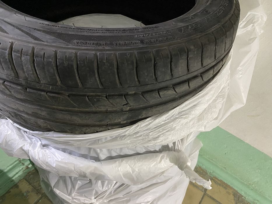 235/45/17 летний срочно