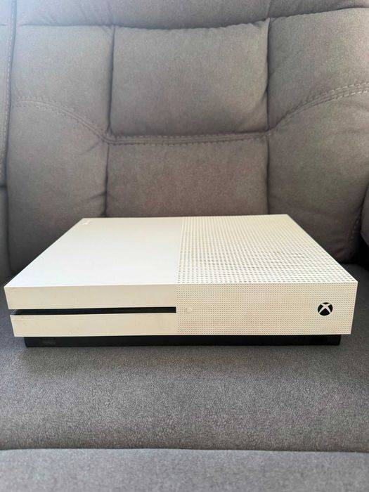 Consola Xbox One S 1TB + JOC