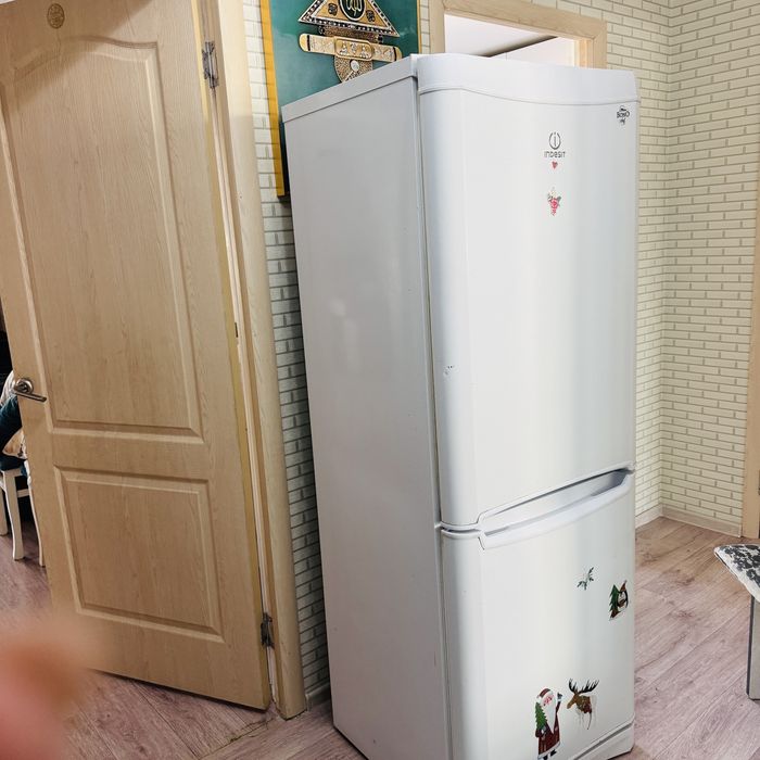 Холодильник Indesit, б/у