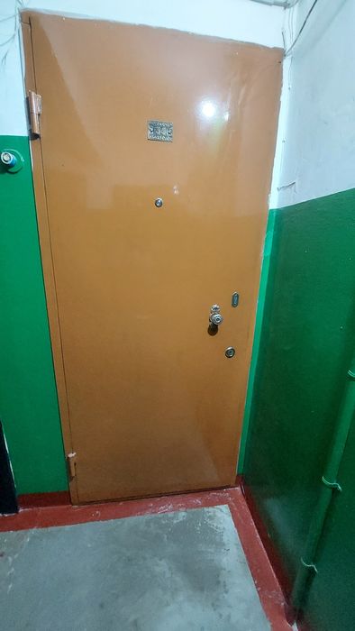 Продам дверь входную