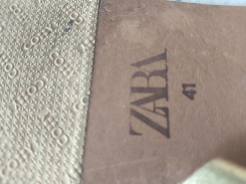 Сандалии через палец Zara