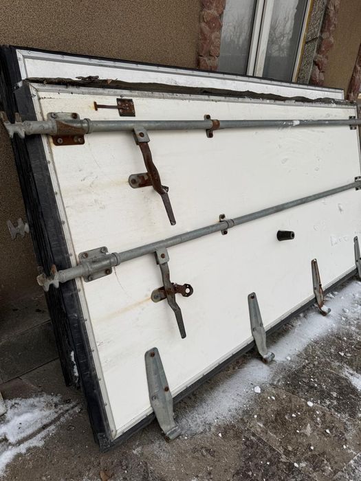 Продам ворота термобудка