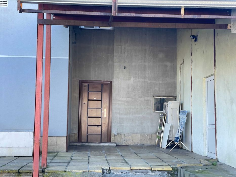 Самостоятелен етаж от административна сграда