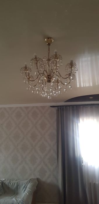 Продам люстры хрустальные 2 шт